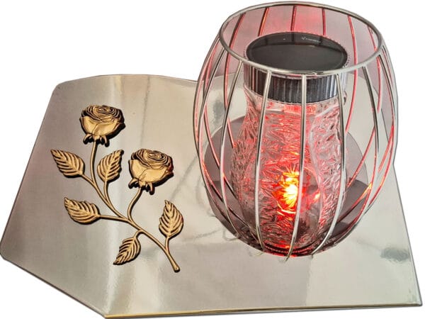 koszyk-solar-srebro2.jpg ZNICZ LAMPION SOLARNY FOTOWOLTAICZNY NA GRÓB KOSZ SKOS SREBRO