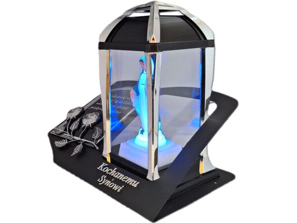 blach-kpl-pod-syn-sre-fig2.jpg SYN SYNOWI ZNICZ LAMPION NA GRÓB KPL SREBRO SKOS SENTENCJA+ FIGURKA LED