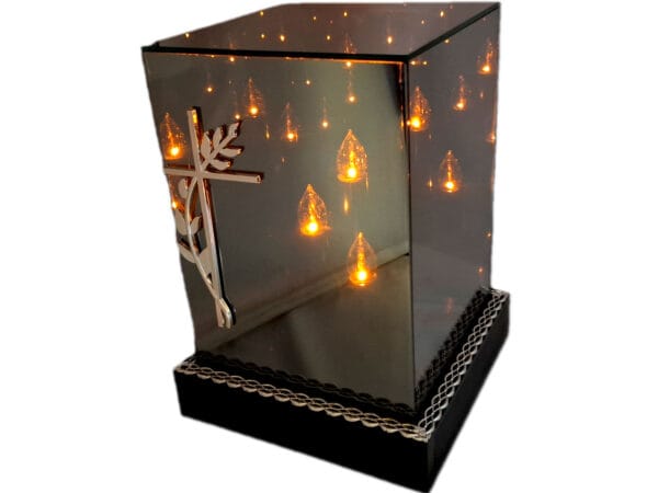 kwadrat-3d-solar-sreb3.jpg SOLAR SOLARNY FOTOWOLTAICZNY ZNICZ LAMPION KWT GIGANT 3D KRZYŻ SREBRO