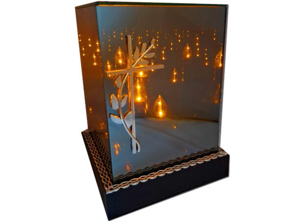 kwadrat-3d-solar-sreb9.jpg SOLAR SOLARNY FOTOWOLTAICZNY ZNICZ LAMPION KWT GIGANT 3D KRZYŻ SREBRO