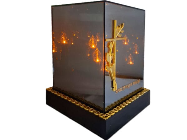 kwadrat-3d-solar-zlot10.jpg SOLAR SOLARNY FOTOWOLTAICZNY ZNICZ LAMPION KWT GIGANT 3D KRZYŻ ZŁOTO
