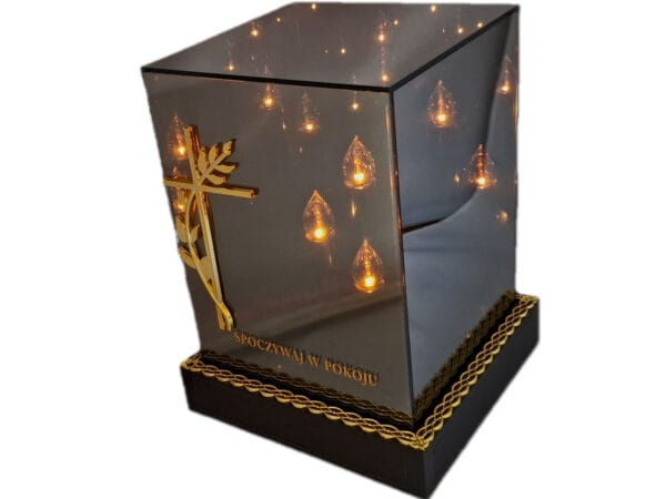 kwadrat-3d-solar-zlot2.jpg SOLAR SOLARNY FOTOWOLTAICZNY ZNICZ LAMPION KWT GIGANT 3D KRZYŻ ZŁOTO