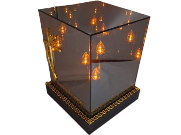 kwadrat-3d-solar-zlot8.jpg SOLAR SOLARNY FOTOWOLTAICZNY ZNICZ LAMPION KWT GIGANT 3D KRZYŻ ZŁOTO