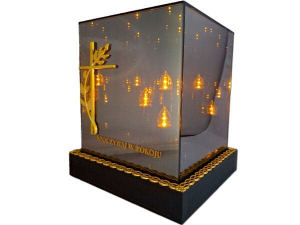 kwadrat-3d-solar-zlot9.jpg SOLAR SOLARNY FOTOWOLTAICZNY ZNICZ LAMPION KWT GIGANT 3D KRZYŻ ZŁOTO